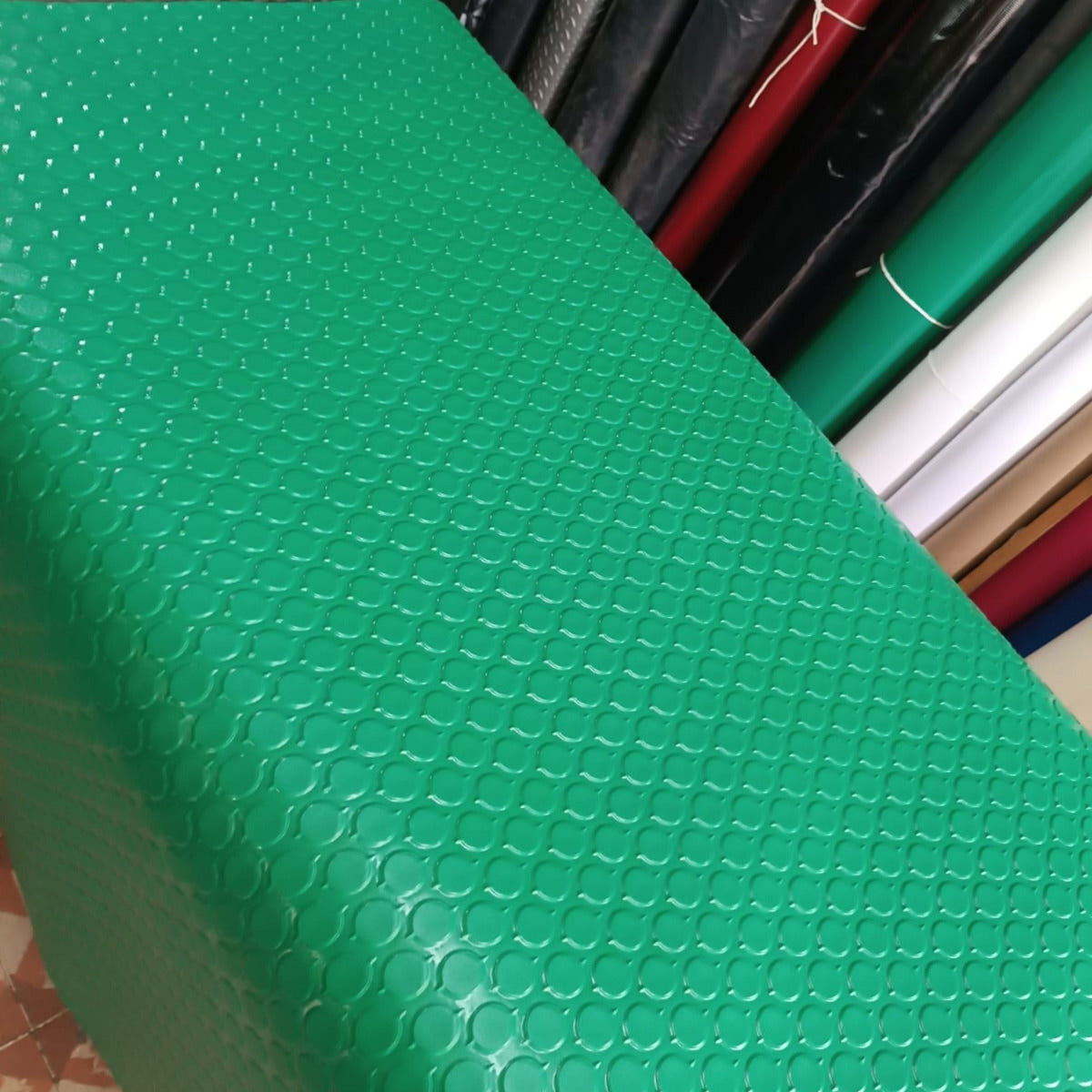 Tapete Piso Antiderrapante Espiga O Tachon Negro 1.0x3.5m Uso Rudo